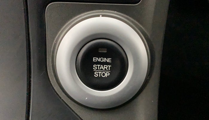 2018 Mahindra XUV500 W10 AT, Diesel, Automatic, 97,053 km, Keyless Start/ Stop Button