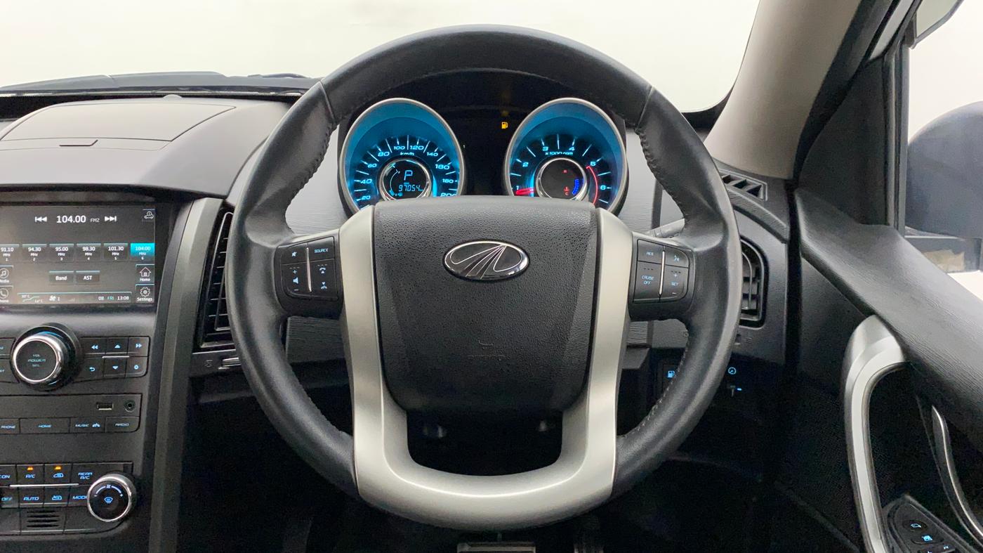 2018 Mahindra XUV500 W10 AT, Diesel, Automatic, 97,053 km, Steering Wheel Close Up