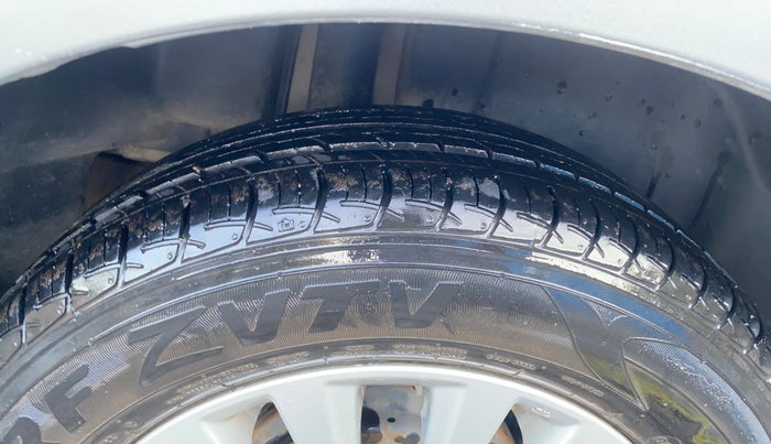 2019 Maruti Ciaz DELTA 1.5 SHVS MT PETROL, Petrol, Manual, 43,265 km, Right Rear Tyre Tread