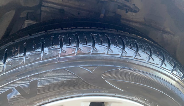 2019 Maruti Ciaz DELTA 1.5 SHVS MT PETROL, Petrol, Manual, 43,265 km, Left Front Tyre Tread