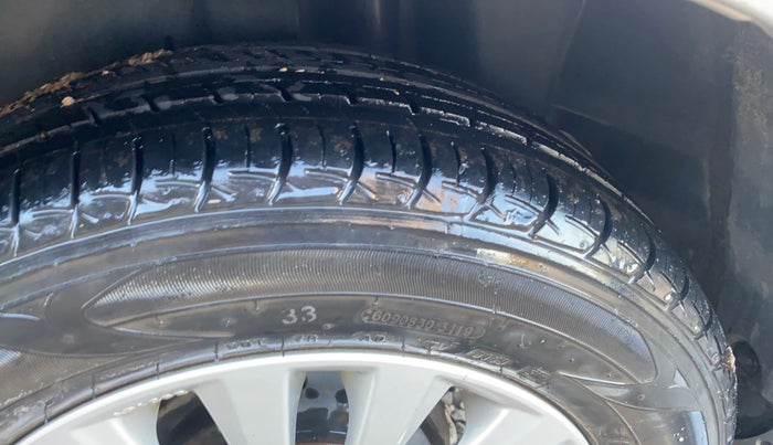 2019 Maruti Ciaz DELTA 1.5 SHVS MT PETROL, Petrol, Manual, 43,265 km, Left Rear Tyre Tread