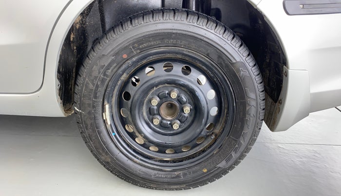 2016 Maruti Ertiga VXI, Petrol, Manual, 50,179 km, Left Rear Wheel
