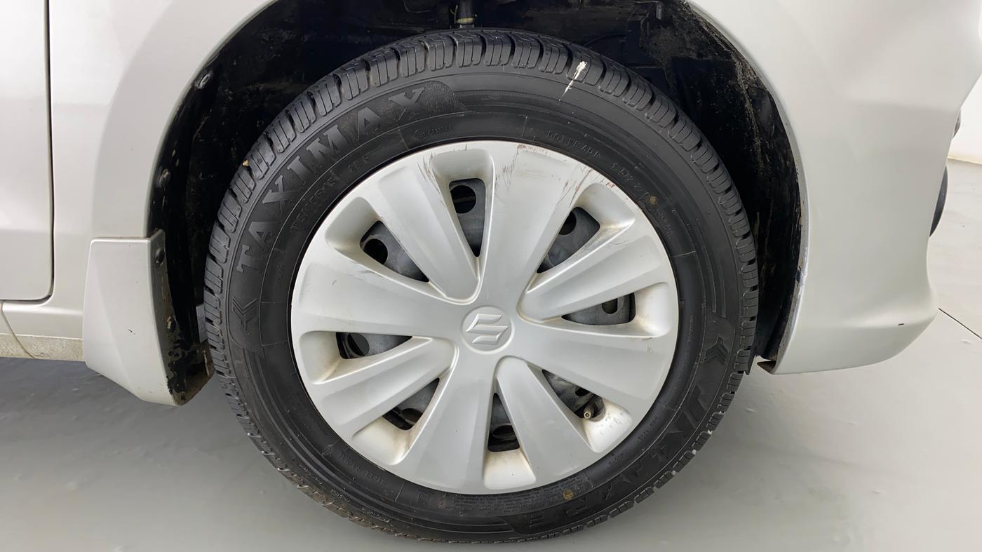 2016 Maruti Ertiga VXI, Petrol, Manual, 50,179 km, Right Front Wheel