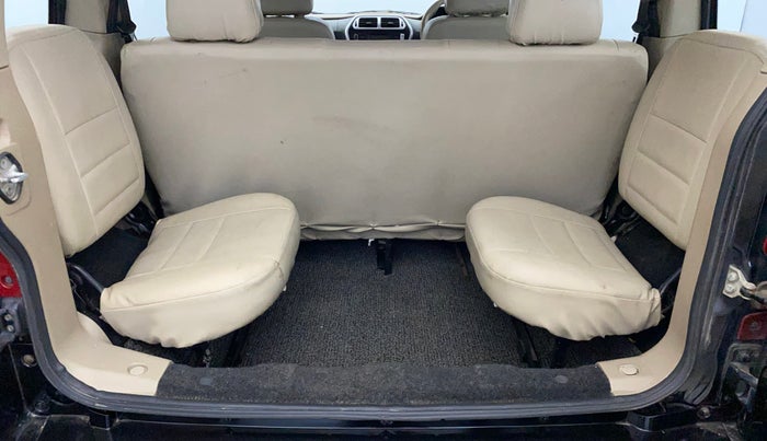 2022 Mahindra BOLERO NEO N 8, Diesel, Manual, 13,391 km, Boot Inside