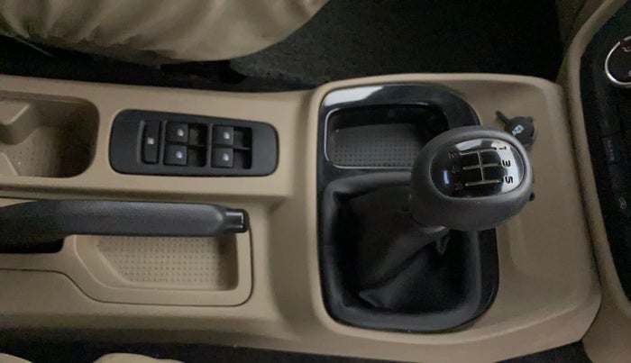 2022 Mahindra BOLERO NEO N 8, Diesel, Manual, 13,391 km, Gear Lever