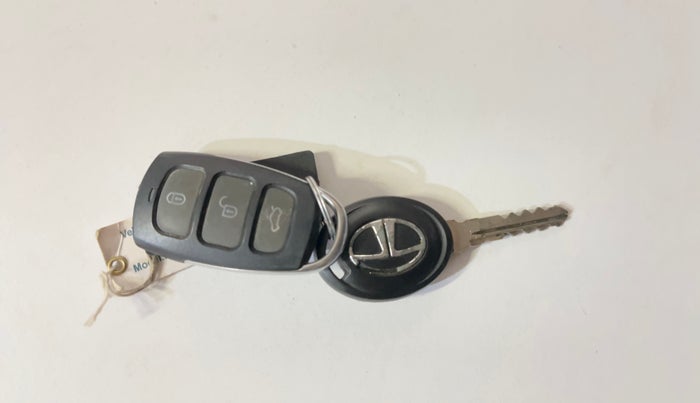 2017 Tata Tiago XZ PETROL, Petrol, Manual, 44,967 km, Key Close Up