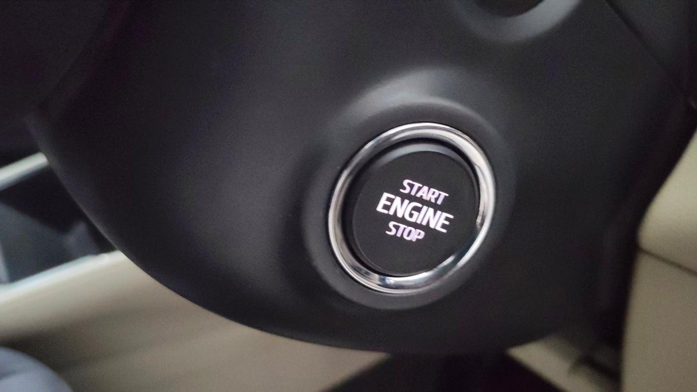 2023 Skoda SLAVIA AMBITION 1.0L TSI MT, Petrol, Manual, 7,808 km, Keyless Start/ Stop Button