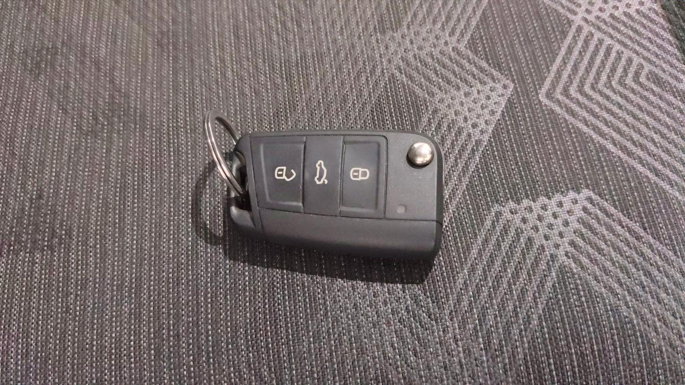 2023 Skoda SLAVIA AMBITION 1.0L TSI MT, Petrol, Manual, 7,808 km, Key Close Up