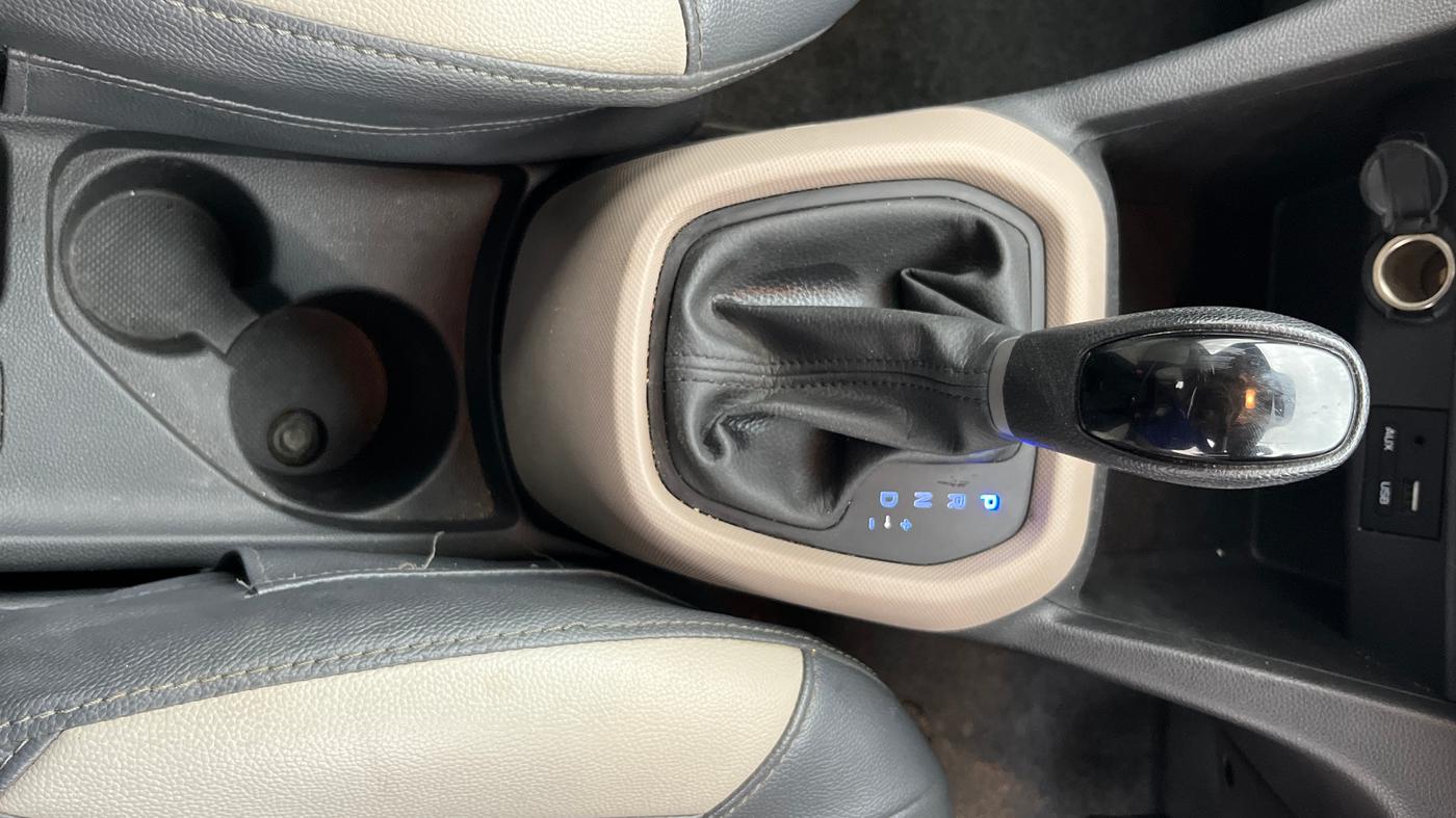 2017 Hyundai Grand i10 SPORTZ AT 1.2 KAPPA VTVT, Petrol, Automatic, 42,812 km, Gear Lever