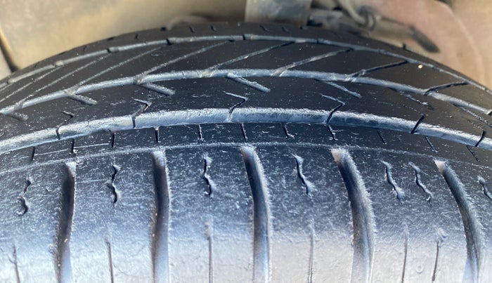 2015 Chevrolet Sail 1.2 LS ABS, Petrol, Manual, 79,020 km, Left Front Tyre Tread