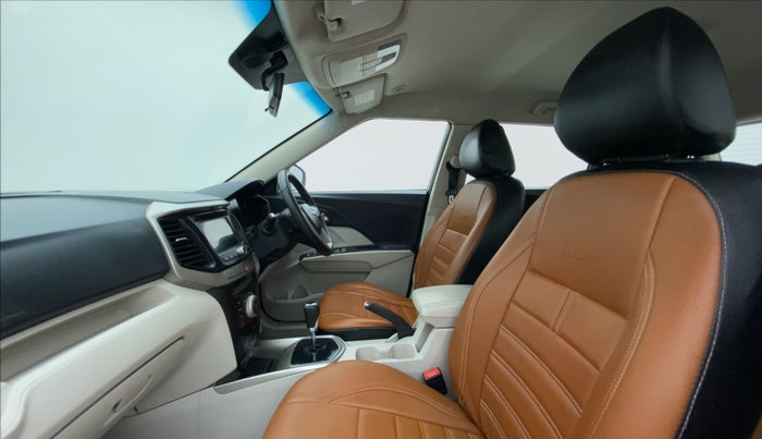 2020 Mahindra XUV300 W8 1.5 DIESEL AMT, Diesel, Automatic, 55,875 km, Right Side Front Door Cabin