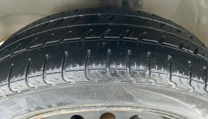2016 Maruti Wagon R 1.0 VXI AMT, Petrol, Automatic, 45,370 km, Left Front Tyre Tread