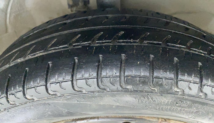 2016 Maruti Wagon R 1.0 VXI AMT, Petrol, Automatic, 45,370 km, Right Front Tyre Tread
