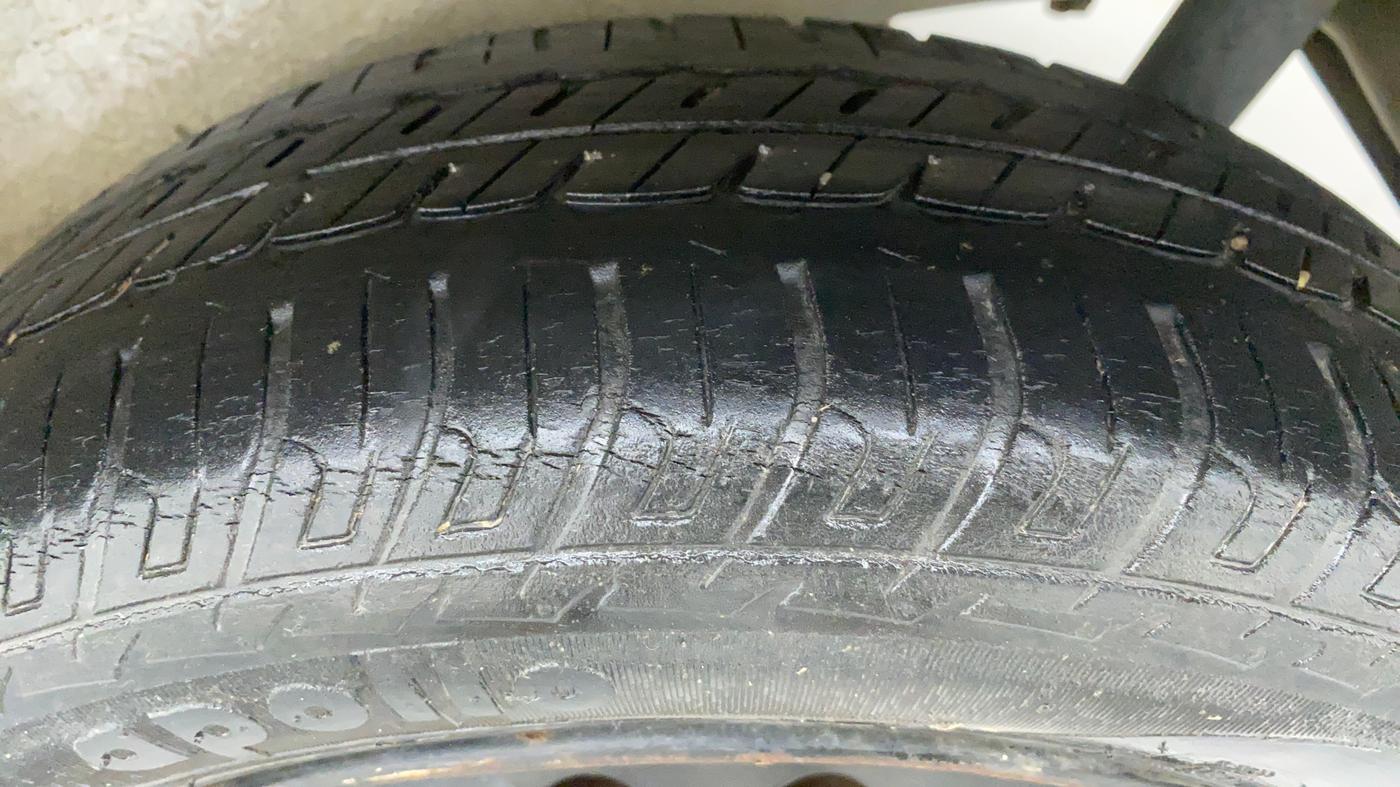2016 Maruti Wagon R 1.0 VXI AMT, Petrol, Automatic, 45,370 km, Left Rear Tyre Tread