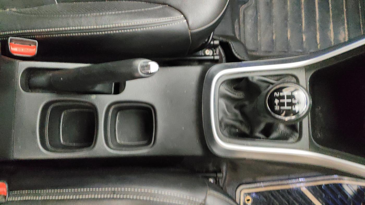 2020 Maruti S Cross ALPHA 1.5, Petrol, Manual, 50,955 km, Gear Lever