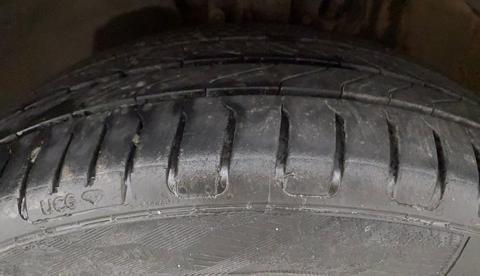 2018 Skoda Rapid STYLE 1.6 MPI AT, Petrol, Automatic, 59,579 km, Left Front Tyre Tread