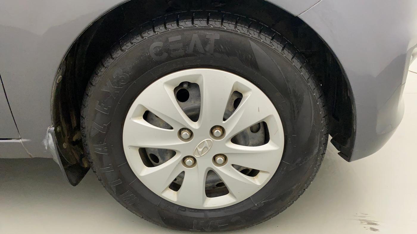 2010 Hyundai i10 SPORTZ (O) 1.2, Petrol, Manual, 36,149 km, Right Front Wheel