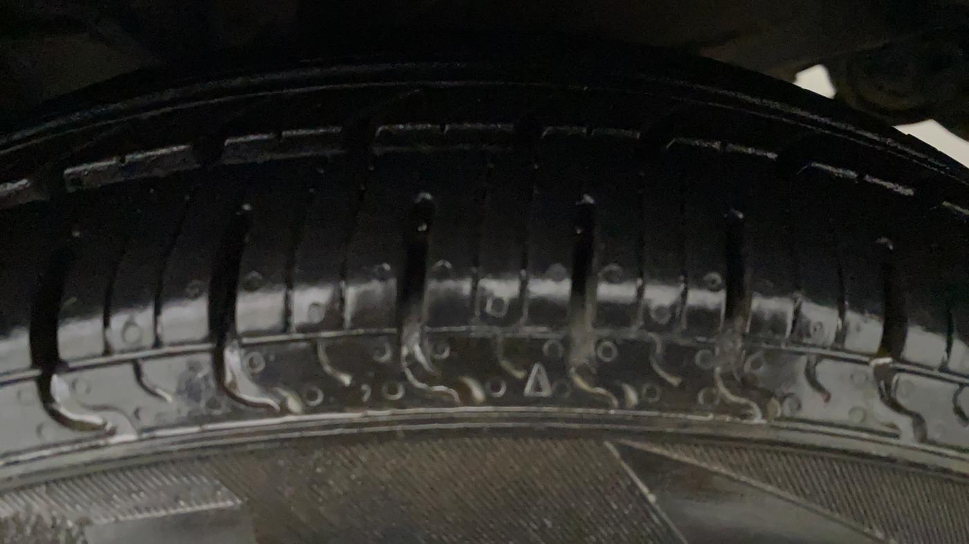 2010 Hyundai i10 SPORTZ (O) 1.2, Petrol, Manual, 36,149 km, Left Front Tyre Tread