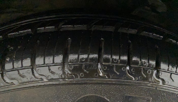 2010 Hyundai i10 SPORTZ (O) 1.2, Petrol, Manual, 36,149 km, Right Rear Tyre Tread