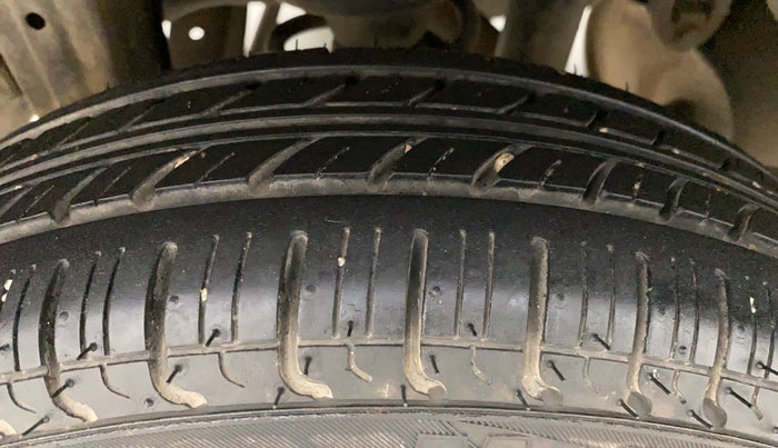 2013 Maruti Zen Estilo LXI CNG, CNG, Manual, 38,667 km, Right Rear Tyre Tread