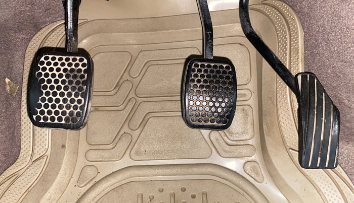 2013 Maruti Zen Estilo LXI CNG, CNG, Manual, 38,667 km, Pedals