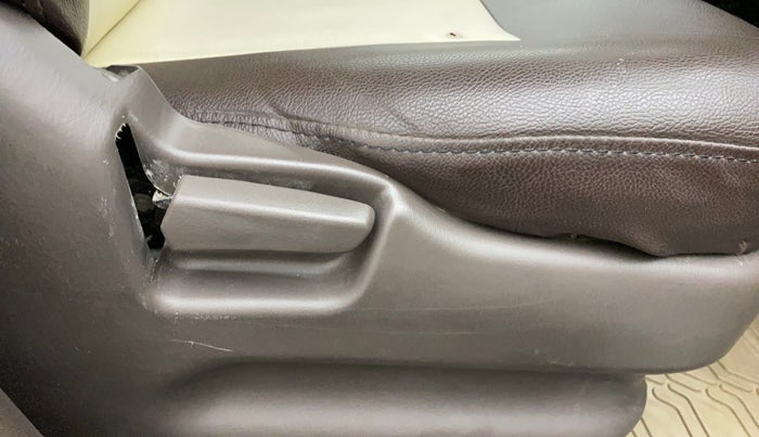 2013 Maruti Zen Estilo LXI CNG, CNG, Manual, 38,667 km, Driver Side Adjustment Panel