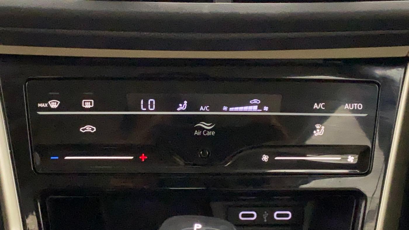 2022 Volkswagen VIRTUS TOPLINE TSI 1.0 AT, Petrol, Automatic, 11,880 km, Automatic Climate Control