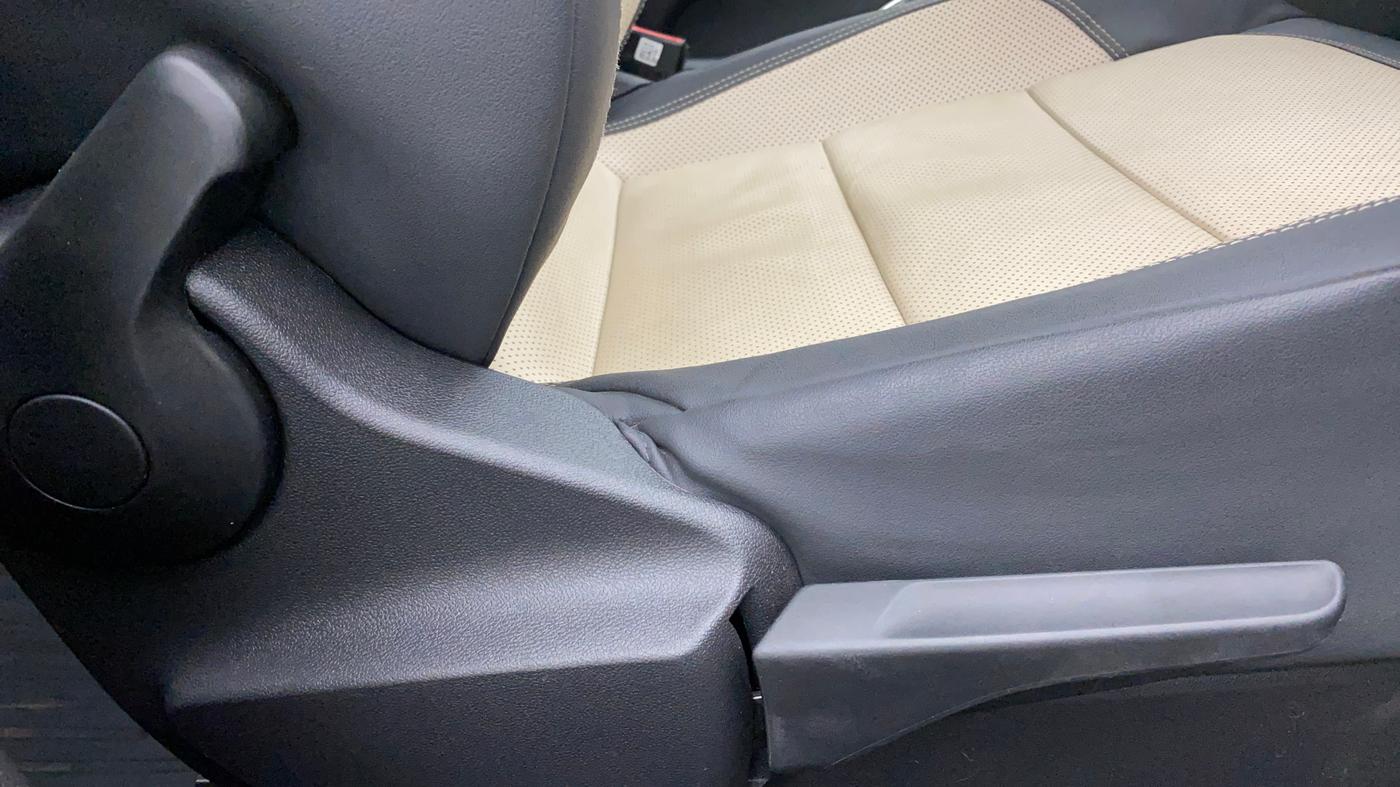 2022 Volkswagen VIRTUS TOPLINE TSI 1.0 AT, Petrol, Automatic, 11,880 km, Driver Side Adjustment Panel