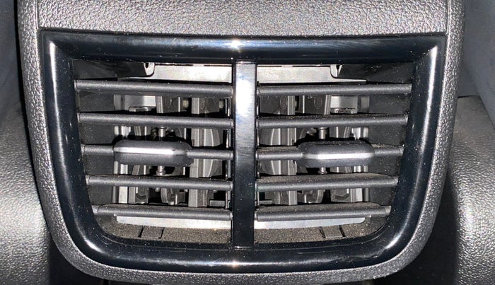 2022 Volkswagen VIRTUS TOPLINE TSI 1.0 AT, Petrol, Automatic, 11,880 km, Rear AC Vents