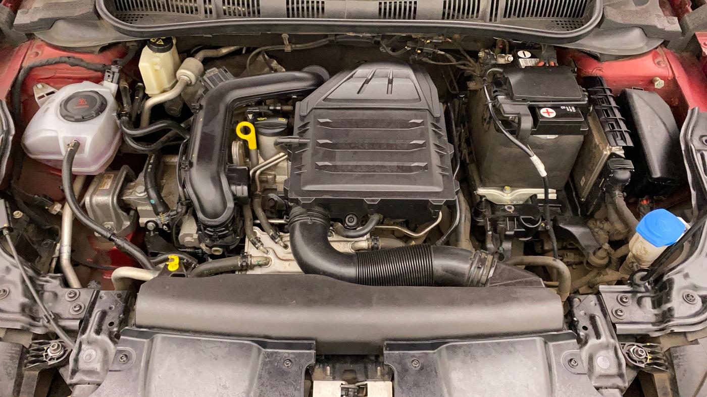 2022 Volkswagen VIRTUS TOPLINE TSI 1.0 AT, Petrol, Automatic, 11,880 km, Open Bonet