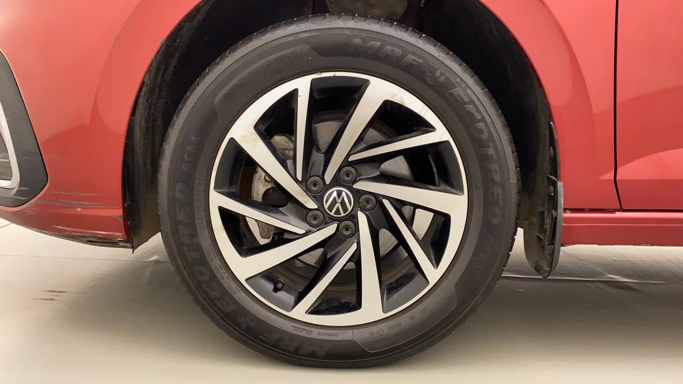 2022 Volkswagen VIRTUS TOPLINE TSI 1.0 AT, Petrol, Automatic, 11,880 km, Left Front Wheel