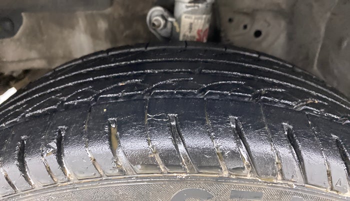 2014 Honda Brio S MT, Petrol, Manual, 50,925 km, Left Front Tyre Tread