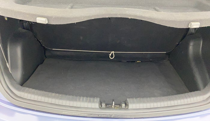 2016 Hyundai Grand i10 SPORTZ 1.2 KAPPA VTVT, Petrol, Manual, 1,50,774 km, Boot Inside