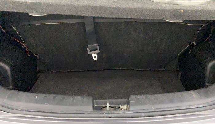 2012 Maruti Swift VDI, Diesel, Manual, 1,02,466 km, Boot Inside
