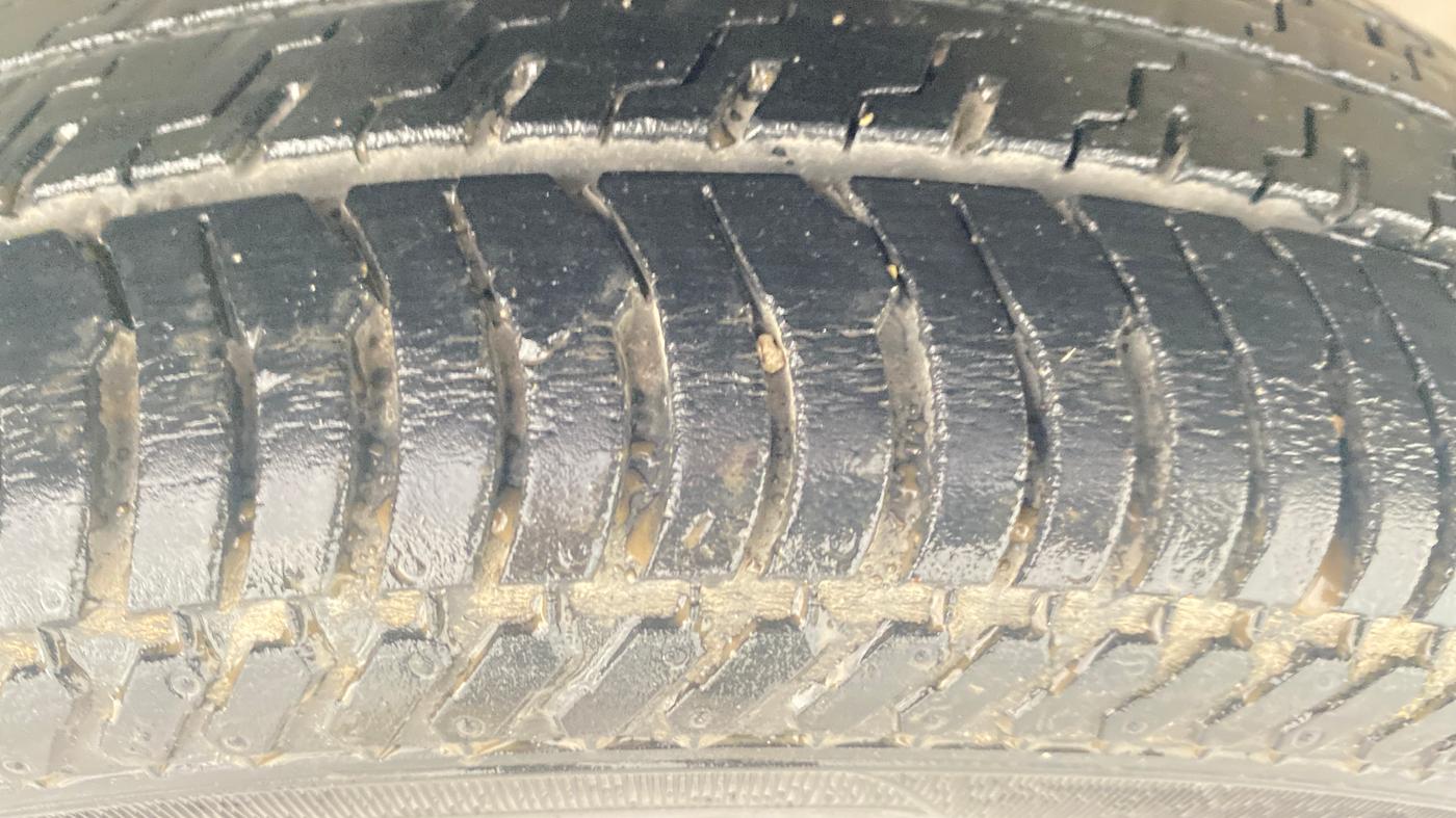 2014 Maruti Alto K10 VXI, Petrol, Manual, 97,003 km, Right Front Tyre Tread