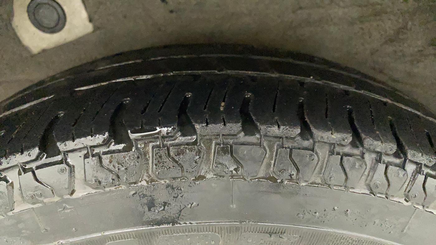 2012 Hyundai i10 MAGNA 1.1, Petrol, Manual, 72,222 km, Right Rear Tyre Tread