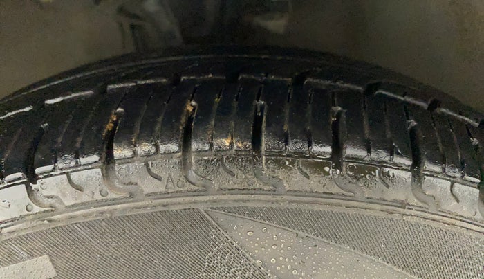 2012 Hyundai i10 MAGNA 1.1, Petrol, Manual, 72,222 km, Left Front Tyre Tread