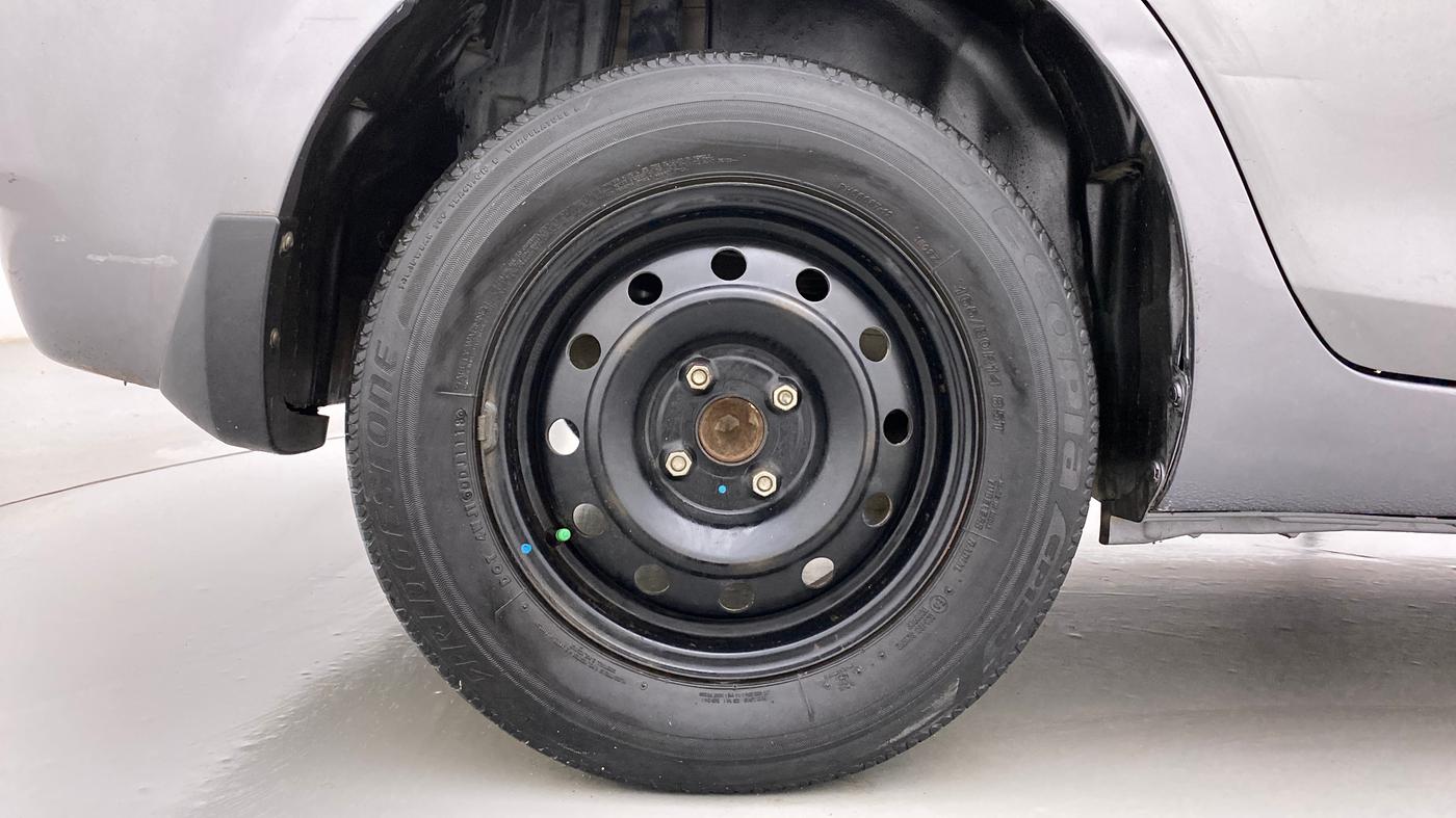 2014 Maruti Swift Dzire VDI, Diesel, Manual, 1,07,662 km, Right Rear Wheel