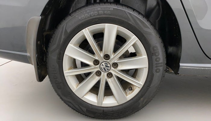 2015 Volkswagen Vento HIGHLINE 1.6 MPI, Petrol, Manual, 46,764 km, Right Rear Wheel