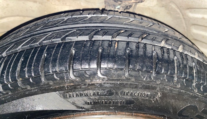 2013 Maruti Wagon R 1.0 VXI, Petrol, Manual, 87,989 km, Left Front Tyre Tread
