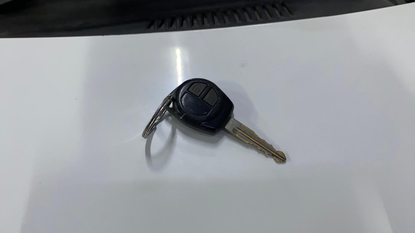 2013 Maruti Wagon R 1.0 VXI, Petrol, Manual, 87,989 km, Key Close Up