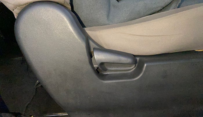 2013 Maruti Wagon R 1.0 VXI, Petrol, Manual, 87,989 km, Driver Side Adjustment Panel