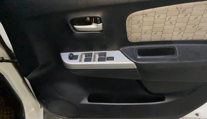 2013 Maruti Wagon R 1.0 VXI, Petrol, Manual, 87,989 km, Driver Side Door Panels Control