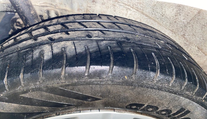 2013 Maruti Wagon R 1.0 VXI, Petrol, Manual, 87,989 km, Right Rear Tyre Tread