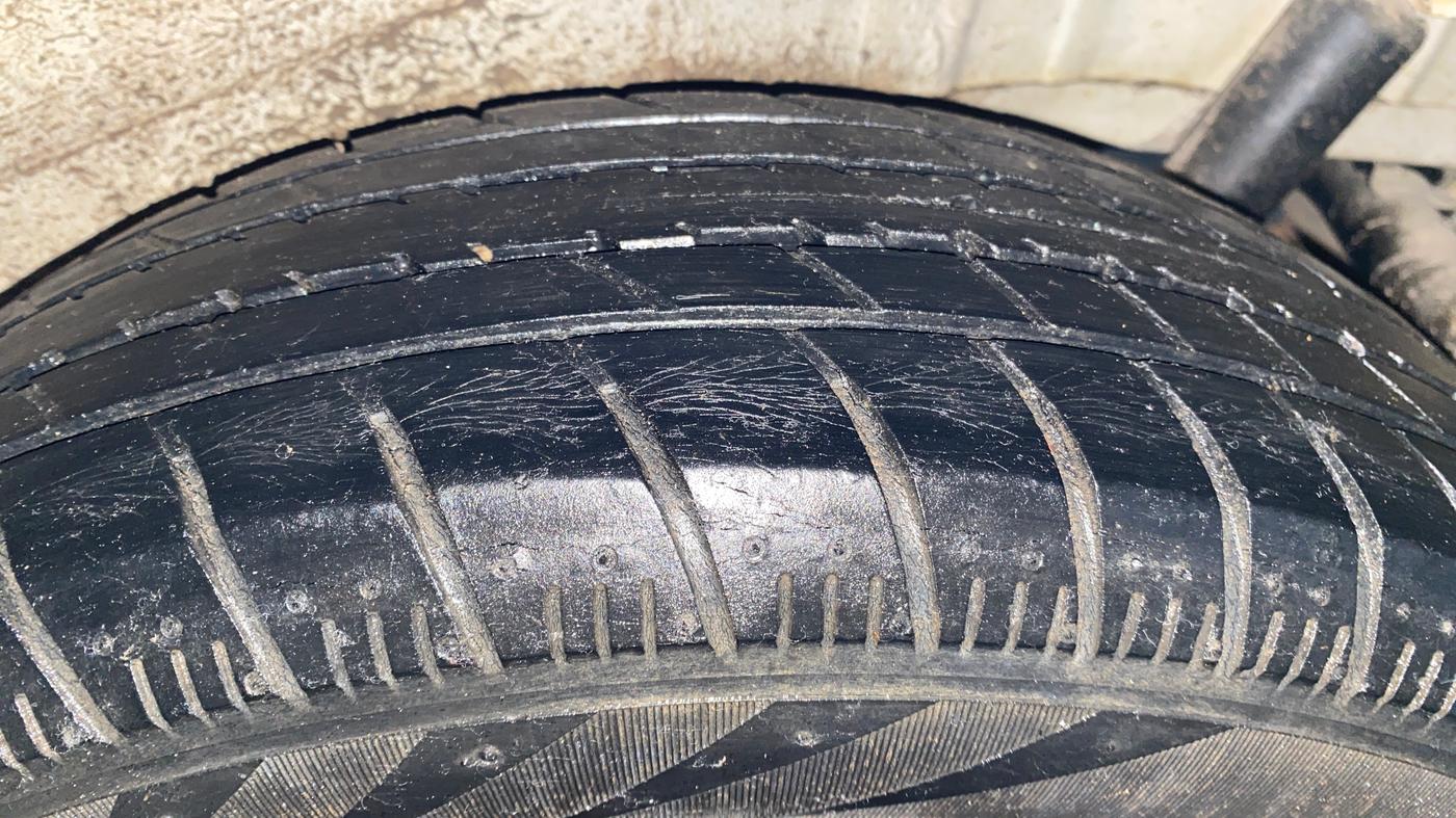 2013 Maruti Wagon R 1.0 VXI, Petrol, Manual, 87,989 km, Left Rear Tyre Tread