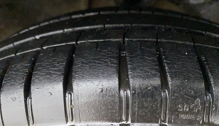 2014 Maruti Alto K10 VXI, Petrol, Manual, 55,819 km, Right Front Tyre Tread