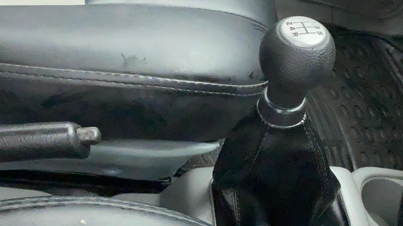 2014 Maruti Alto K10 VXI, Petrol, Manual, 55,819 km, Gear Lever