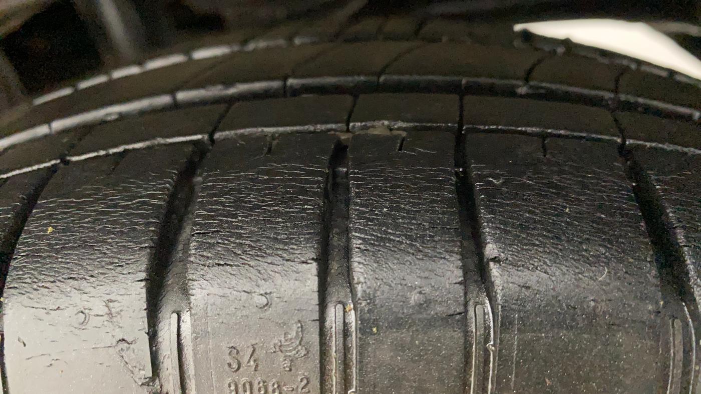 2014 Maruti Alto K10 VXI, Petrol, Manual, 55,819 km, Left Rear Tyre Tread