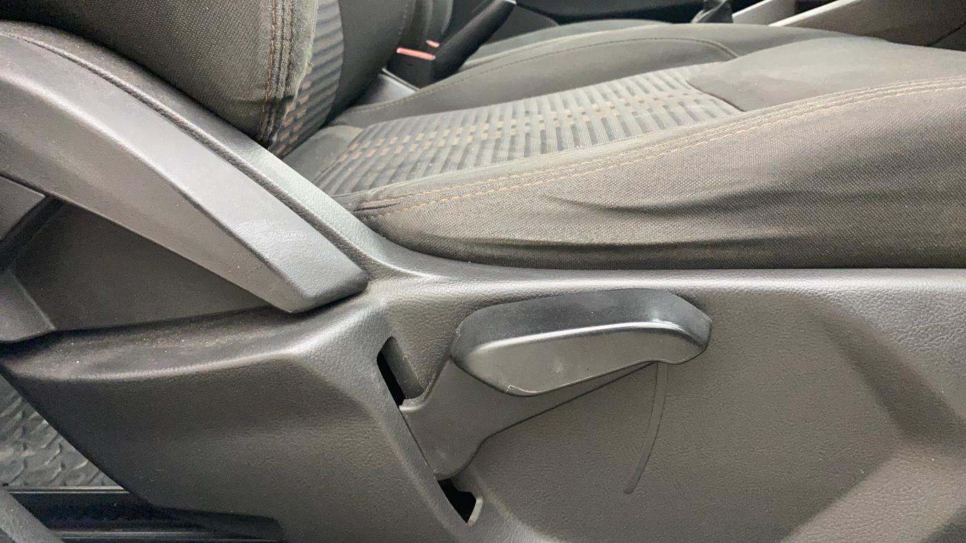 2018 Ford FREESTYLE TITANIUM 1.5 DIESEL, Diesel, Manual, 1,11,185 km, Driver Side Adjustment Panel