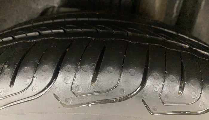 2018 Ford FREESTYLE TITANIUM 1.5 DIESEL, Diesel, Manual, 1,11,051 km, Left Rear Tyre Tread